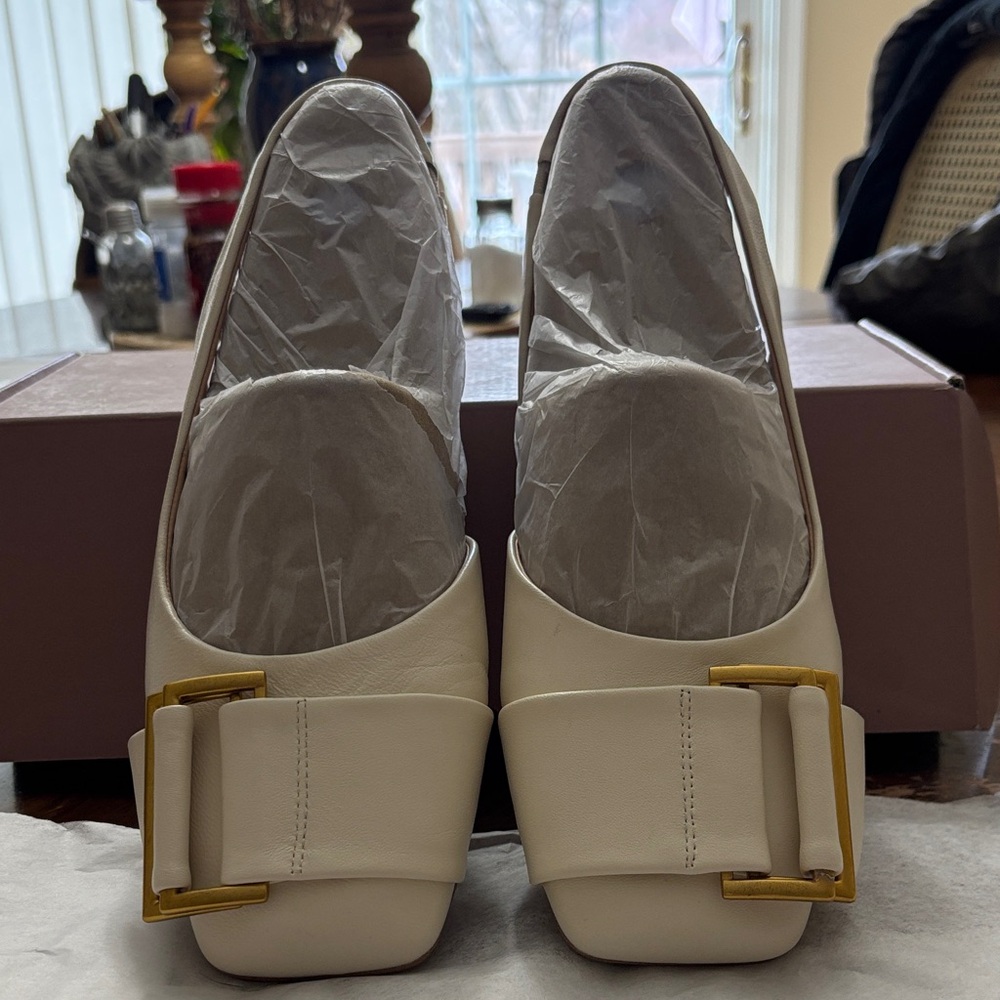 Franco Sarto Ivory/Cream Italian Leather Buckle Flats with Gold Buckle 9.5M